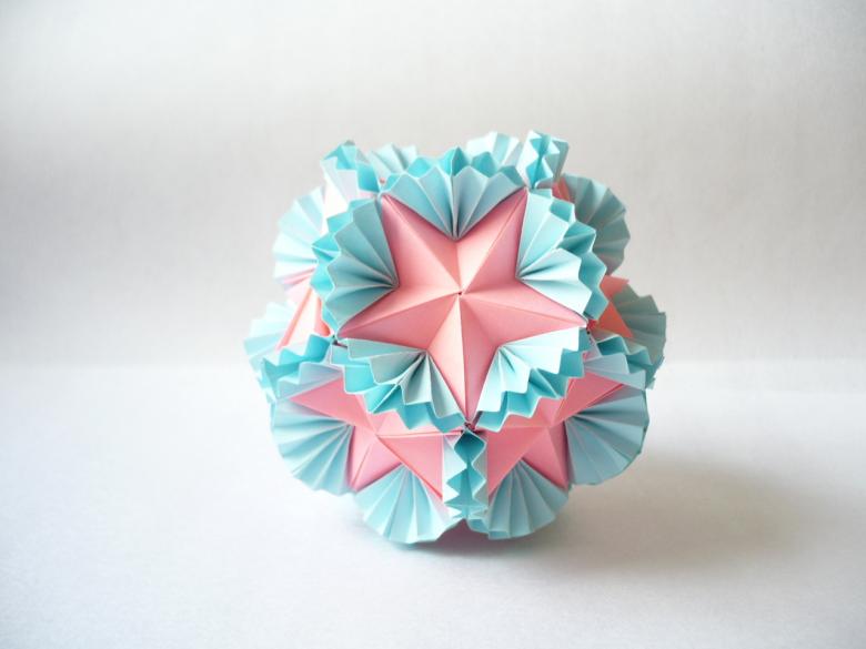 Kusudama: خيارات ، مخططات للصور كيفية صنع كرات kusudama من الورق