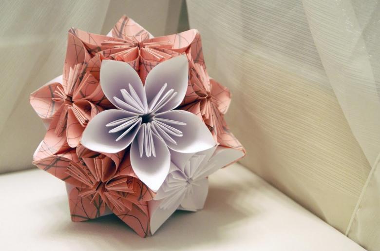 Kusudama: muligheder, fotodiagrammer, hvordan man laver kusudama -bolde ud af papir