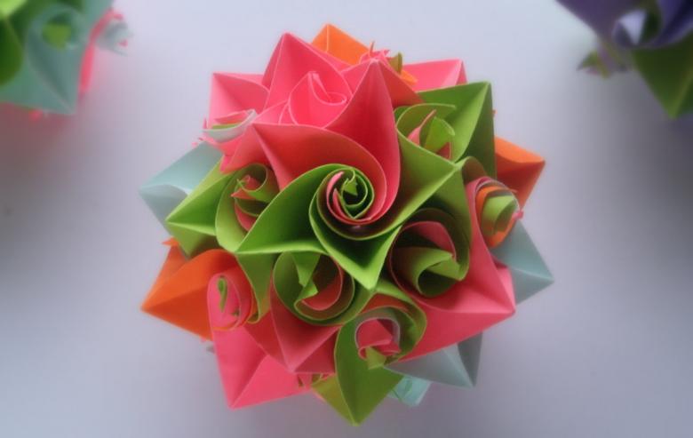 Kusudama: خيارات ، مخططات للصور كيفية صنع كرات kusudama من الورق