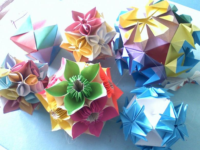 Kusudama: خيارات ، مخططات للصور كيفية صنع كرات kusudama من الورق