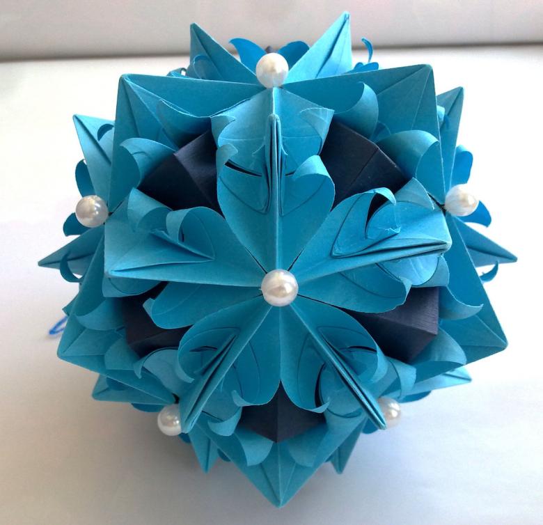 Kusudama: vaihtoehdot, valokuvakaaviot kusudama -pallojen tekemiseksi paperista