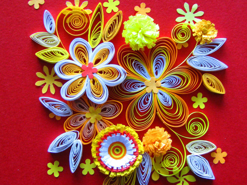 Καλοκαιρινή ανθοδέσμη με τεχνική quilling