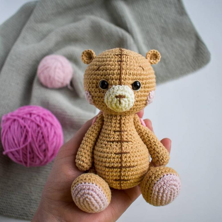 Majstrovská trieda Amigurumi: ako pliesť začiatočníka háčkovaním alebo pletením