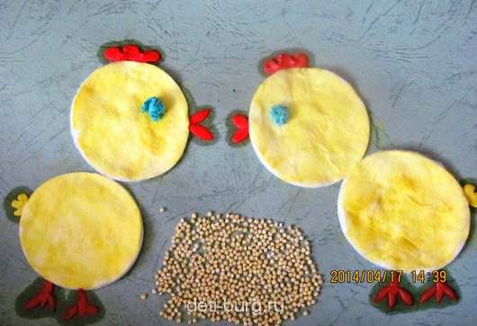 الحرف اليدوية DIY عيد الفصح من منصات القطن