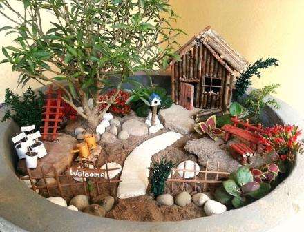 Miniatúrna záhrada v kvetináči Ako vytvoriť mini záhradu v kvetináči vlastnými rukami