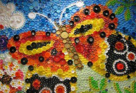 Mosaik af plastflaskehætter DIY håndværk fra plastflaskehætter