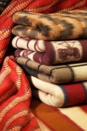 بطانيات من الصوف