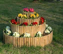 En ordentligt indrettet blomsterhave bliver en rigtig dekoration af gården nær huset. Se fotos og bliv inspireret af nye ideer til dit sommerhus.
