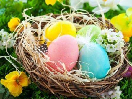 munien maalaaminen pääsiäistä varten