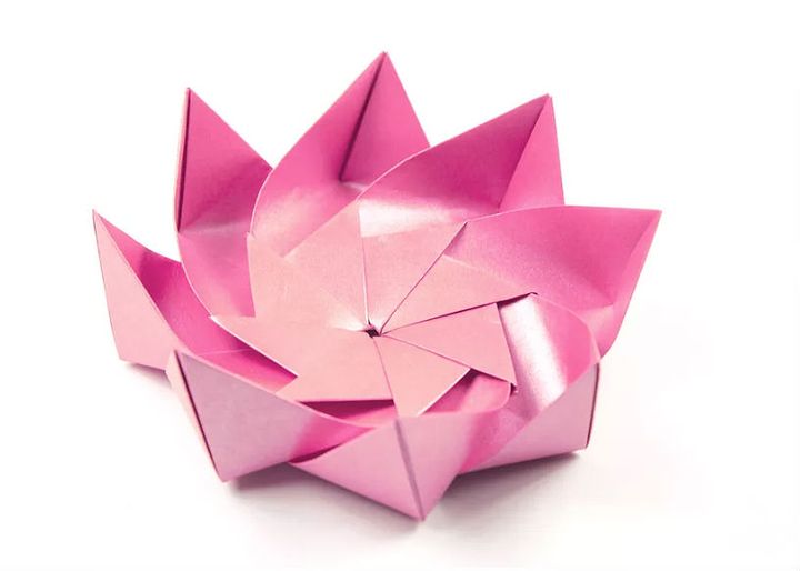 Majstrovská trieda montáže modulárneho origami lotosu