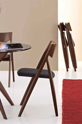 Дизайнерски характеристики на сгъваеми дървени столове