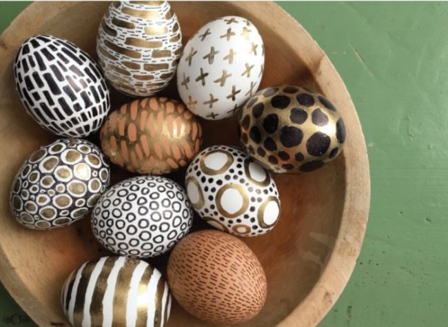 hvordan til at dekorere æg smukt