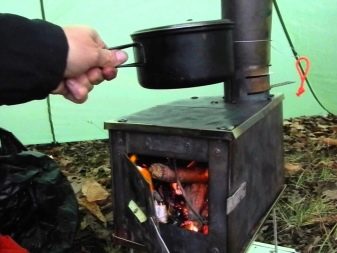 Σόμπα σκηνής: μια επισκόπηση μακρόχρονων φούρνων κατασκήνωσης, μίνι μοντέλων ξύλου και φυσικού αερίου για τη θέρμανση μιας χειμερινής τουριστικής σκηνής