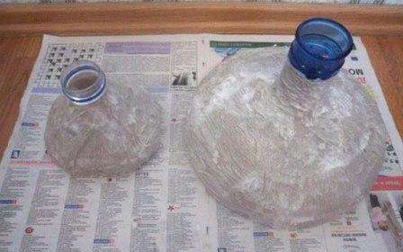 Mesterklasse til fremstilling af en vase af plastflasker