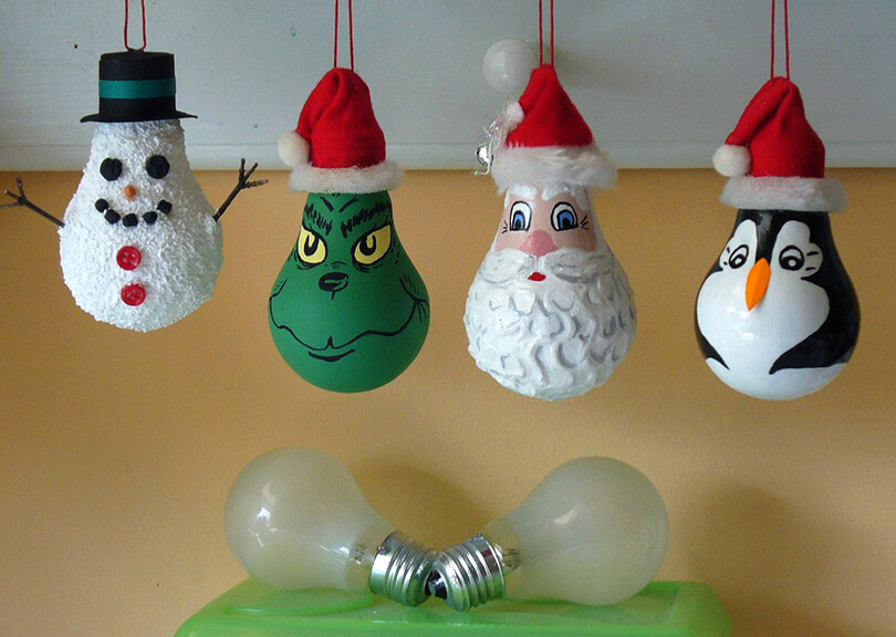 tässä on lisää ideoita lamppujen joulukuusi koristeluun