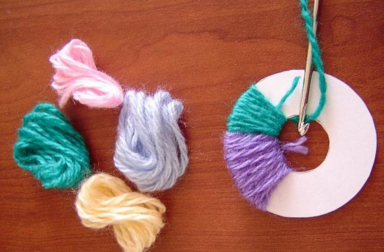 DIY pomponit - valokuva - ideoita alkuperäisille kotitekoisille pomponeille