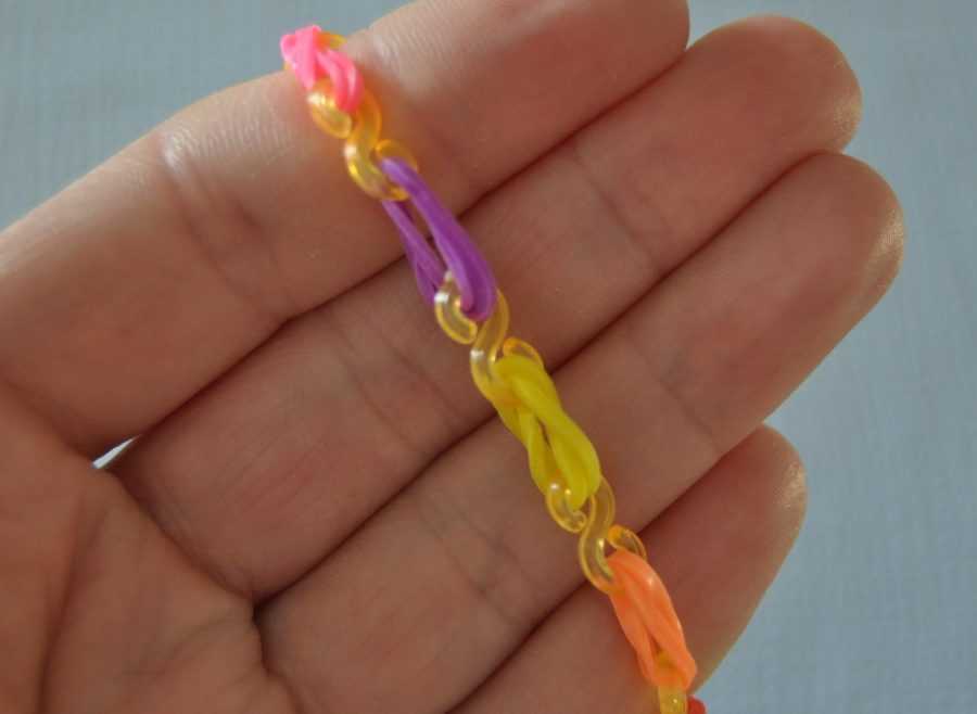 Mønstre til vævning af armbånd fra gummibånd-hvordan og hvad der skal væves, trin-for-trin algoritmer til fremstilling af armbånd fra gummibånd