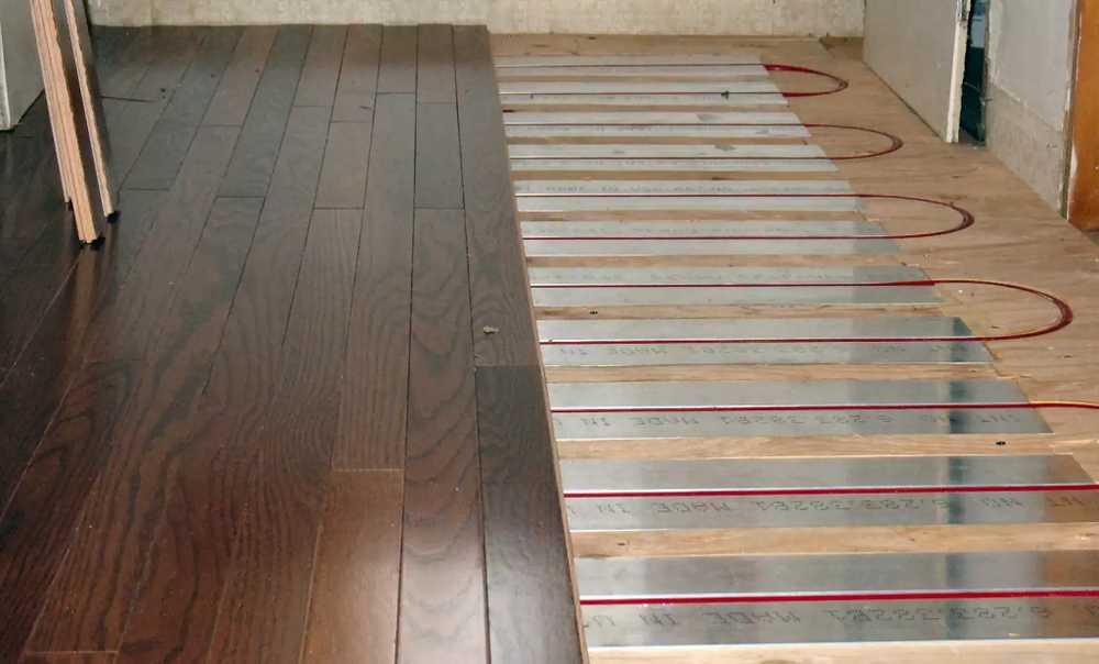 Ζεστό πάτωμα κάτω από το laminate - τύποι, πλεονεκτήματα και μειονεκτήματα διαφορετικών συστημάτων