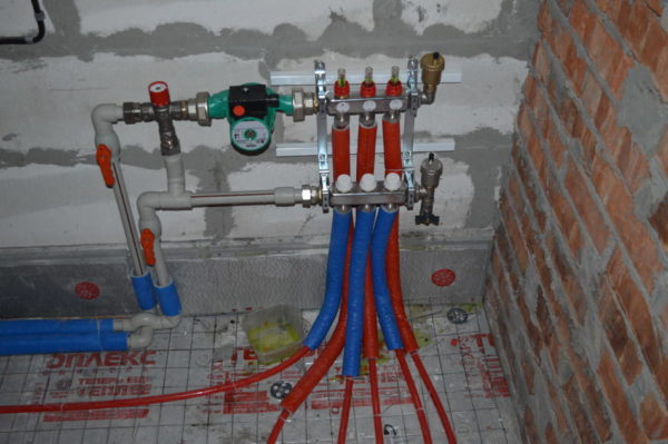 Vloženie rozvodní vodného transformátora do systému ústredného kúrenia