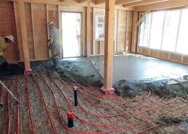 Podlahové vykurovanie znamená veľký počet potrubí s malým priemerom