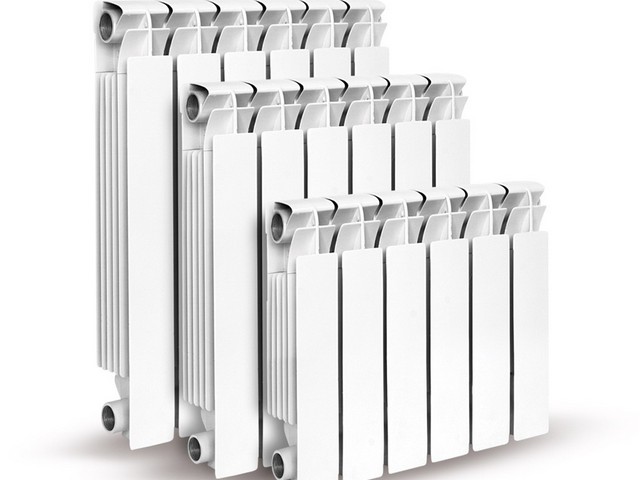 Hliníkové radiátory rôznych štandardných veľkostí.