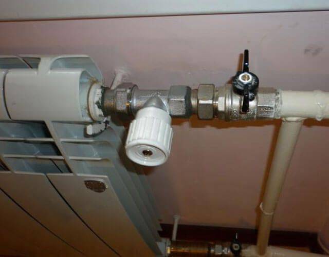 Princíp činnosti tepelnej hlavy vykurovacieho radiátora
