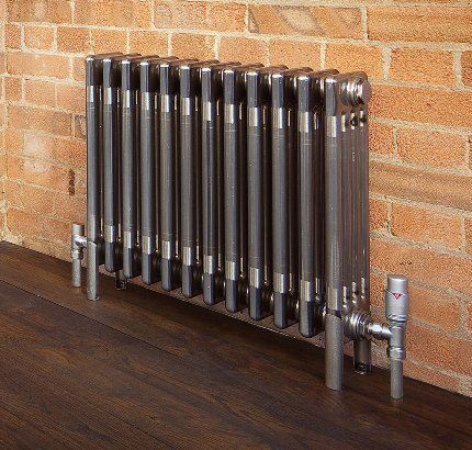 Ledningsradiator med bundtilslutning Sektionel radiatorforbindelse