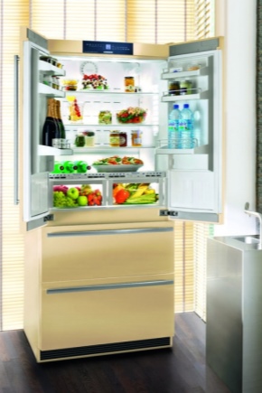 Три отделение хладилник