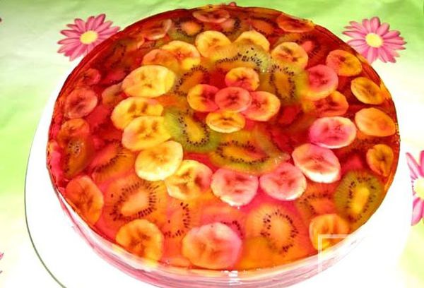 Κέικ ζελέ με φρούτα