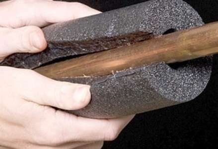 Putkien lämmöneristysmateriaalien markkinat ovat varsin monipuoliset. Erilaisia eristysmateriaaleja, kuten mineraalivillaa, paisutettua polystyreeniä ja polyuretaanivaahtoa, on useita erilaisia. Vaahdotetun polyeteenin laatuominaisuudet ja edullinen hinta tekevät tästä materiaalista yhden suosituimmista.