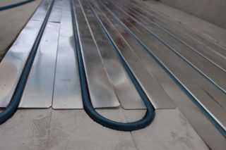 Vodou tepelne izolovaná podlaha bez poteru - návod a stavebná technológia