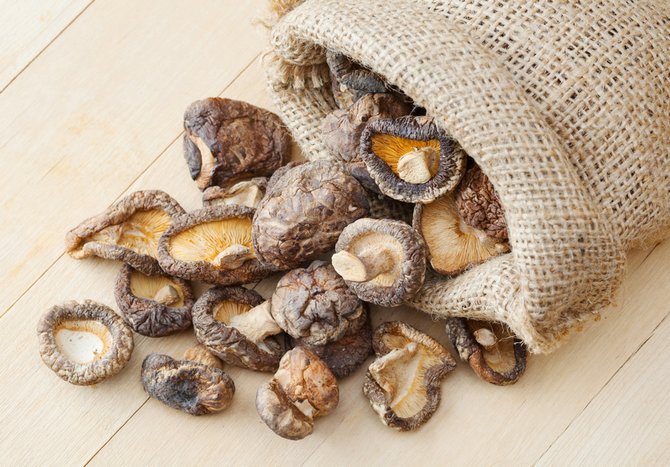 Sieni -infuusio valmistetaan kuivatuista sienistä